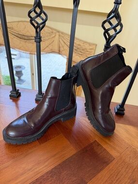 Steve Madden Burgundy Chelsea Lug Sole Ankle Boots
